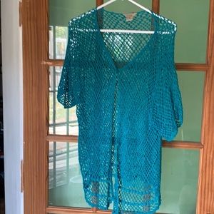 Shaw?  Woman’s slip over